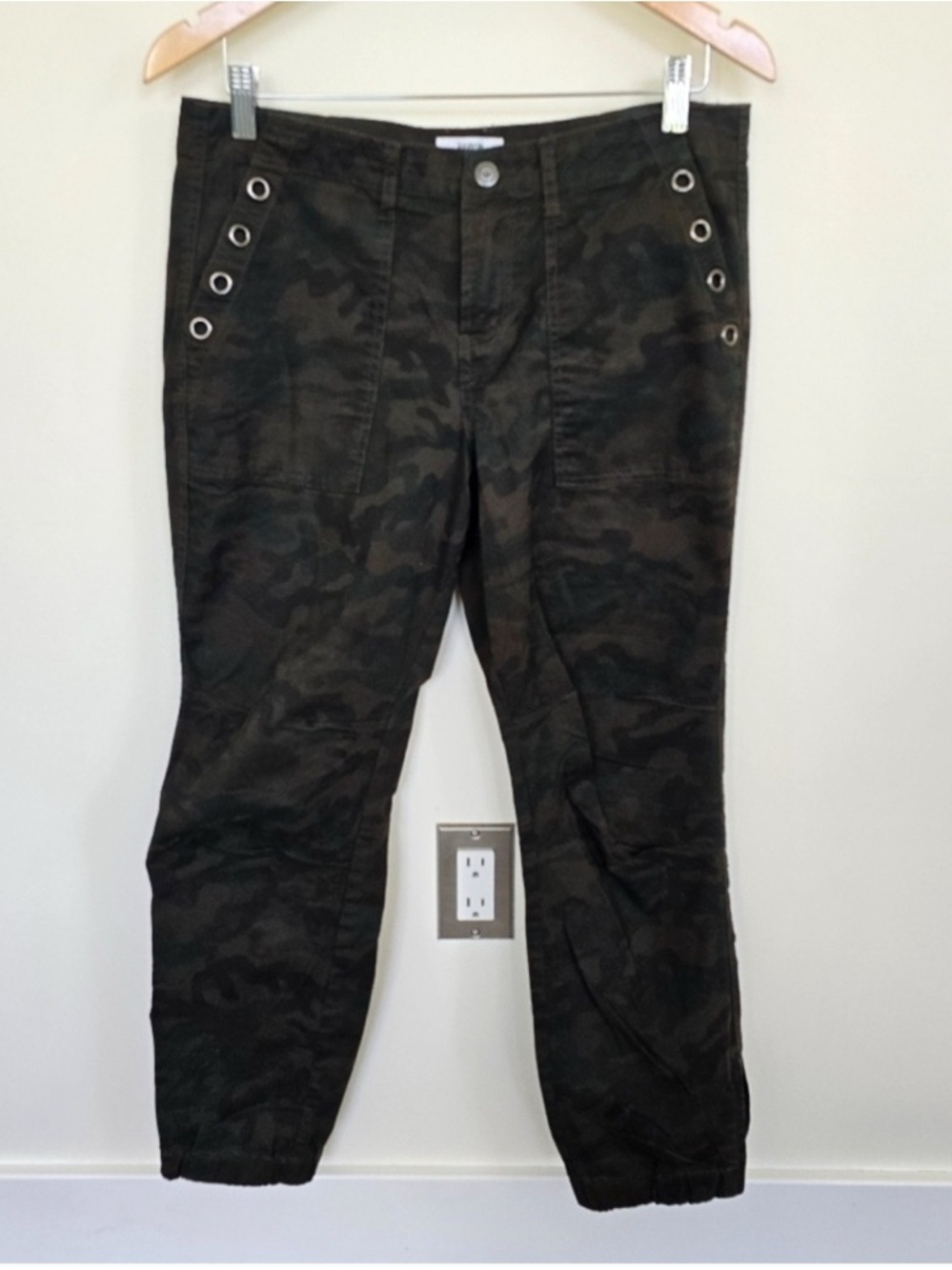 KENSIE Camo Grommet Detail Joggers Pants Size 10 W30 L